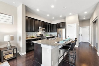 1801 W 67th Pl in Denver, CO - Foto de edificio - Building Photo