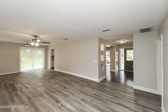 1555 Shirl Ln in Jacksonville, FL - Building Photo - Building Photo