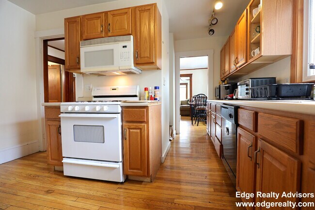 6 Niles St, Unit 2 in Boston, MA - Foto de edificio - Building Photo