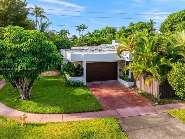 4590 Adams Ave in Miami Beach, FL - Building Photo - Building Photo