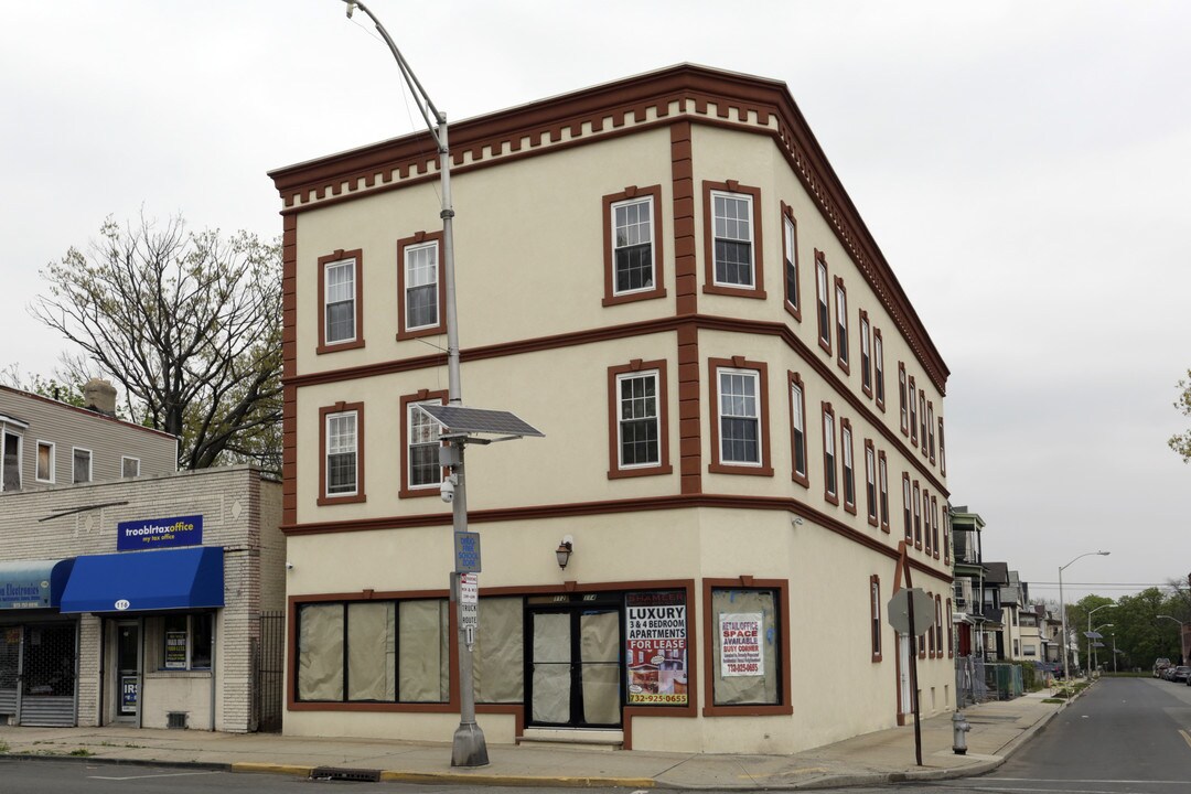 The Residence on 4th Ave in East Orange, NJ - Building Photo