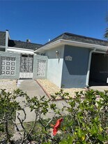 143 Boca Ciega Point Blvd N in St. Petersburg, FL - Building Photo