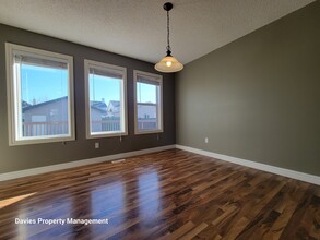 12212-12218 18 Ave SW in Edmonton, AB - Building Photo - Building Photo