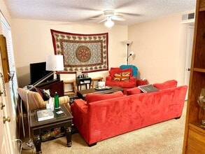 218 N Texas Blvd, Unit 101 in Denton, TX - Building Photo - Building Photo