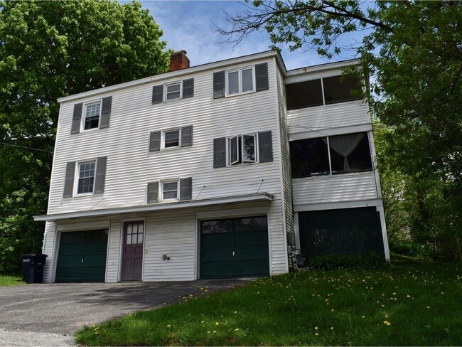 579 S Willard St, Unit #1 in Burlington, VT - Building Photo - Building Photo