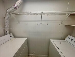 6246 SW 131st Pl in Miami, FL - Foto de edificio - Building Photo