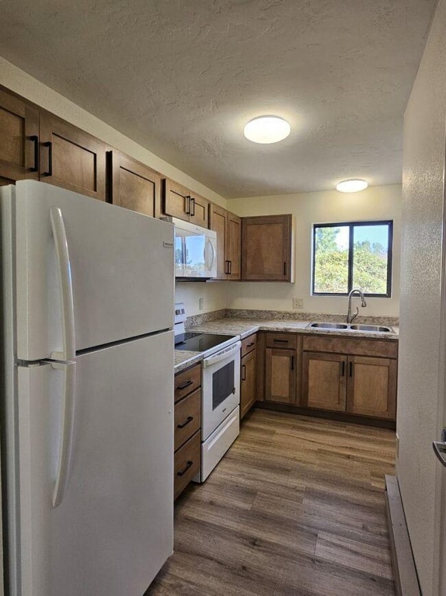 3285 Canyon Dr in Billings, MT - Building Photo - Building Photo