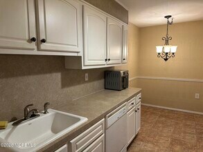 10 Pine Cluster Cir in Englishtown, NJ - Building Photo - Building Photo