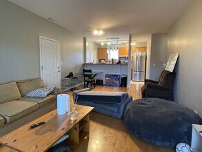 807 W University Ln in Chicago, IL - Building Photo - Building Photo