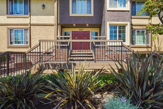 4633 Marine Ave, Unit 228 in Lawndale, CA - Foto de edificio - Building Photo