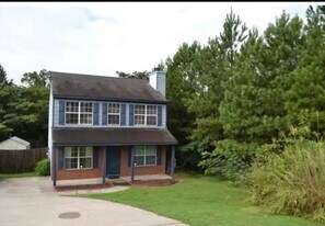 3955 Cypress Pointe Dr in Union City, GA - Building Photo