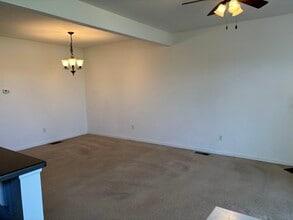 300 Milkweed Dr in Allentown, PA - Building Photo - Building Photo