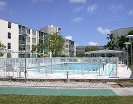 1780 NE 191st St in Miami, FL - Building Photo