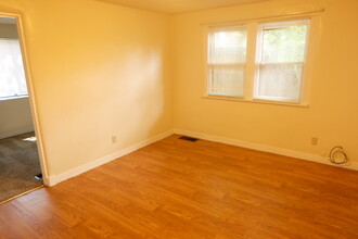 512-512 1/2 Vassar Dr SE in Albuquerque, NM - Building Photo - Building Photo