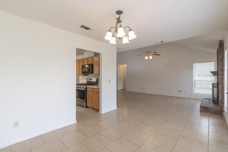 300 Oakcrest Dr in Cedar Park, TX - Building Photo - Building Photo