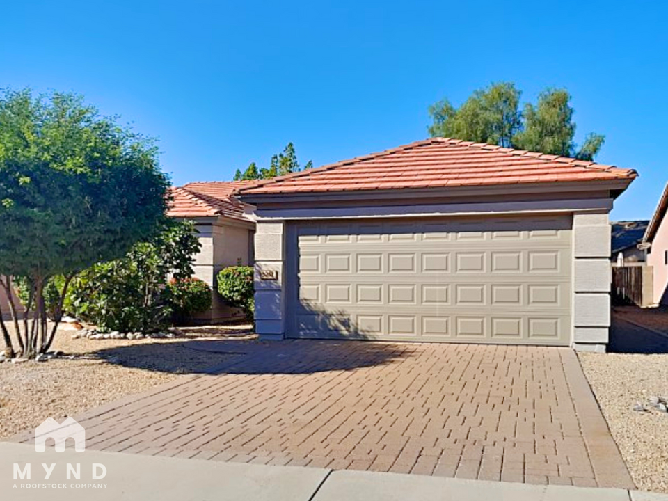 9262 W Sanna Cir in Peoria, AZ - Building Photo