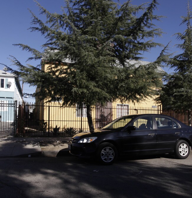 14243 Calvert St in Van Nuys, CA - Building Photo - Building Photo