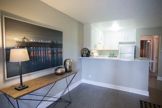 Azul Apartments in Anaheim, CA - Building Photo - Building Photo