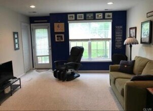 8482 Putnam Ct in Breinigsville, PA - Foto de edificio - Building Photo