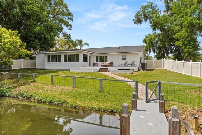 201 Cedarwood Dr in Maitland, FL - Building Photo - Building Photo