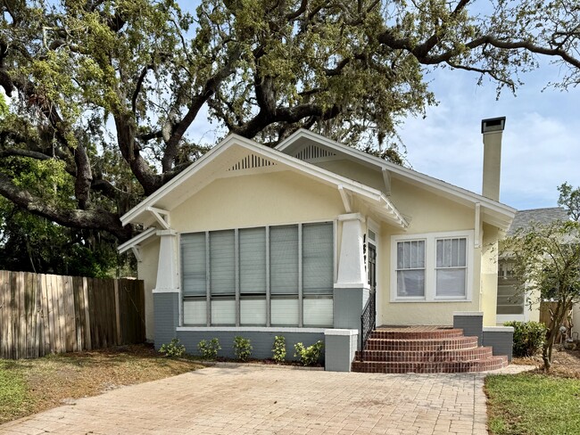 property at 1529 Palmetto St