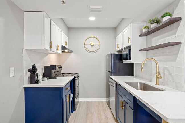 505 Pharr Rd NE in Atlanta, GA - Building Photo - Building Photo