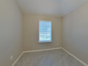 223 Ashley Falls Ln in Rosharon, TX - Foto de edificio - Building Photo