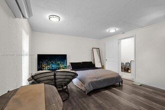 3010 NW 95th Terrace, Unit B in Miami, FL - Building Photo - Building Photo