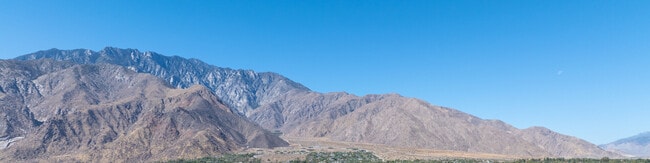 Casas Alquiler en Racquet Club South, CA