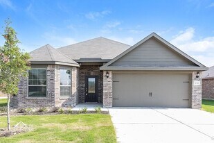 1004 Wheatfield Ln in Crowley, TX - Building Photo