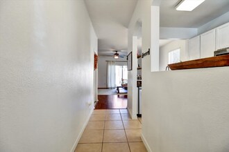 2761 Retreat View Cir in Sanford, FL - Foto de edificio - Building Photo