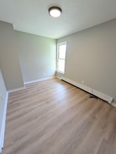 121 State St, Unit 3 in Rutland, VT - Building Photo - Building Photo