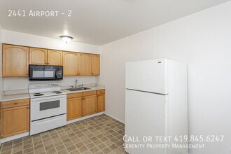 2441 Airport in Toledo, OH - Building Photo - Building Photo