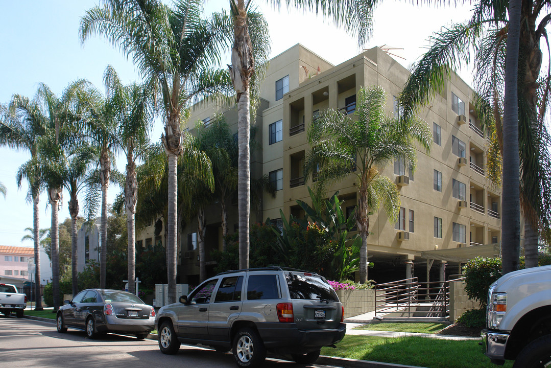 Hillcrest Palms in San Diego, CA - Building Photo