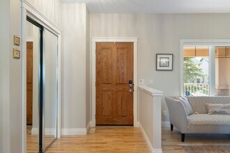 113 Aspen Stone Rd SW in Calgary, AB - Building Photo - Building Photo