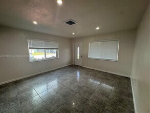 6322 Eaton St in Hollywood, FL - Building Photo - Building Photo