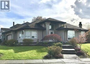 20560-2124A 124a Ave in Maple Ridge, BC - Building Photo