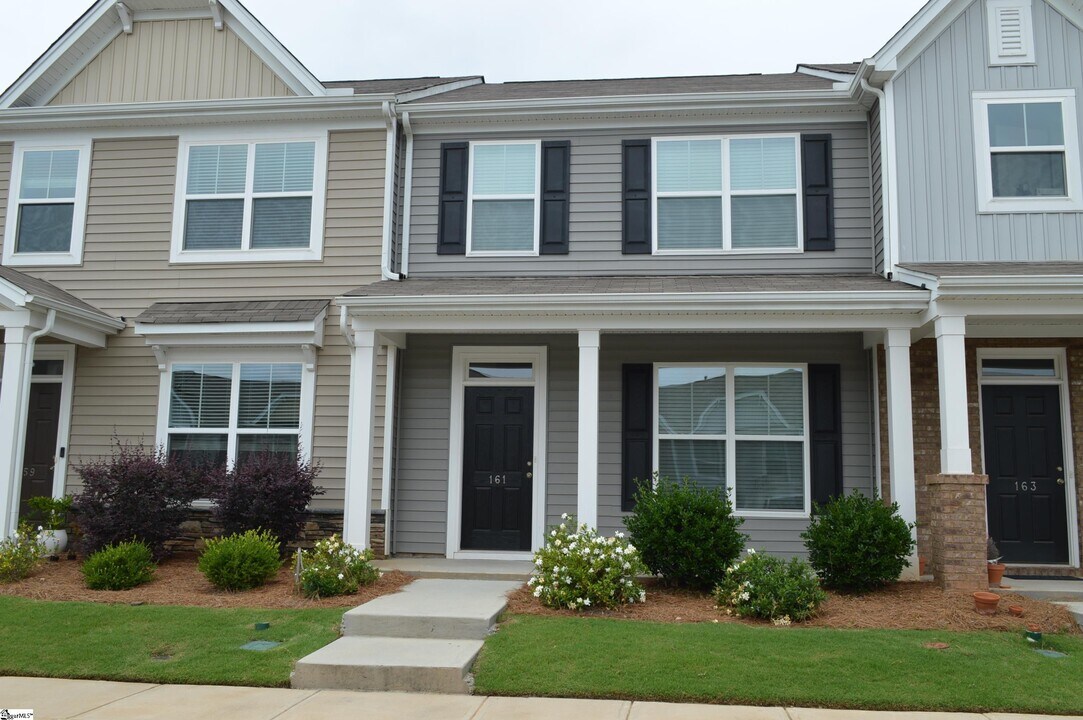161 Xander Dr in Greer, SC - Foto de edificio