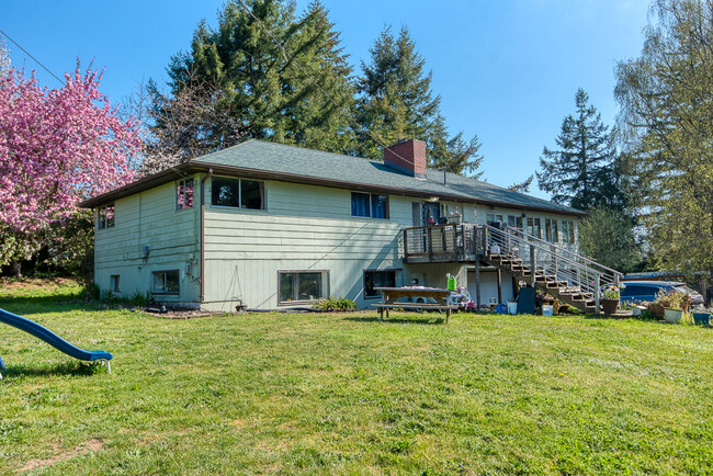 Redwood Gardens in Coquille, OR - Foto de edificio - Building Photo