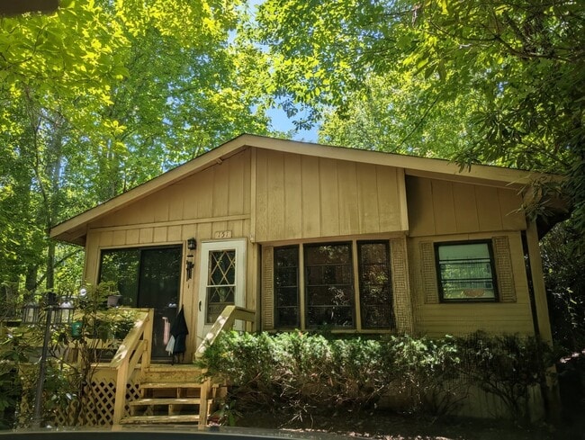 property at 151 Goldfinch Rd
