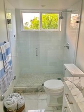 103 E Enid Dr, Unit 103 E Enid Dr # 2 in Key Biscayne, FL - Building Photo - Building Photo