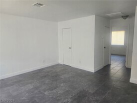 3437 E Cheyenne Ave in North Las Vegas, NV - Building Photo