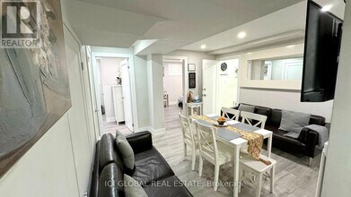 16 Pannahill Rd in Toronto, ON - Building Photo - Building Photo