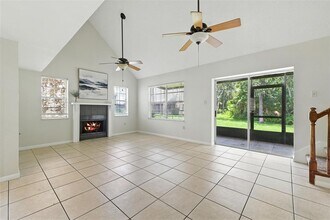 3614 Pine Knot Dr in Valrico, FL - Building Photo - Building Photo