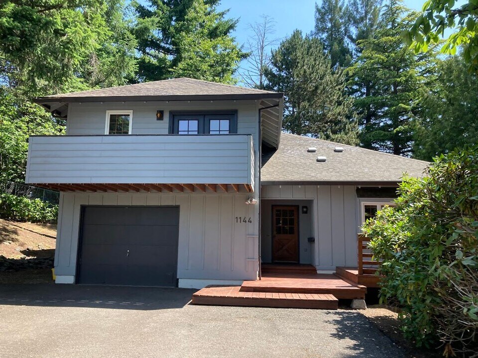 1144 NW 93rd Ave in Portland, OR - Building Photo