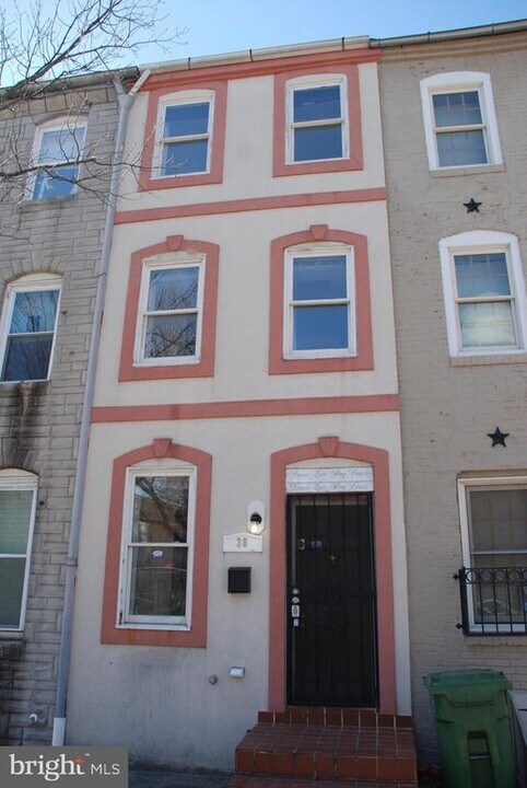 38 S Schroeder St, Unit 1 Photo