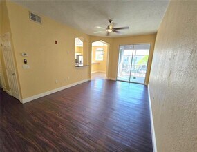 5011 Sunridge Palms Dr in Tampa, FL - Building Photo - Building Photo