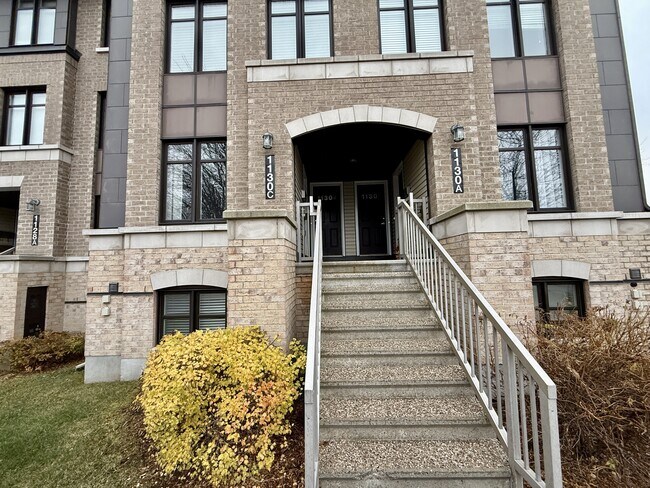 1130 Klondike Rd in Ottawa, ON - Building Photo - Building Photo