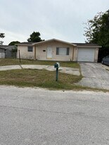 7534 Venice Dr in Port Richey, FL - Building Photo