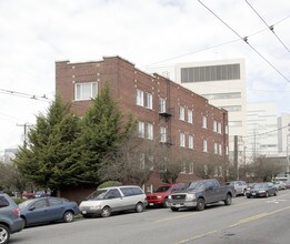 The Broadway Apartments in Seattle, WA - Building Photo - Building Photo